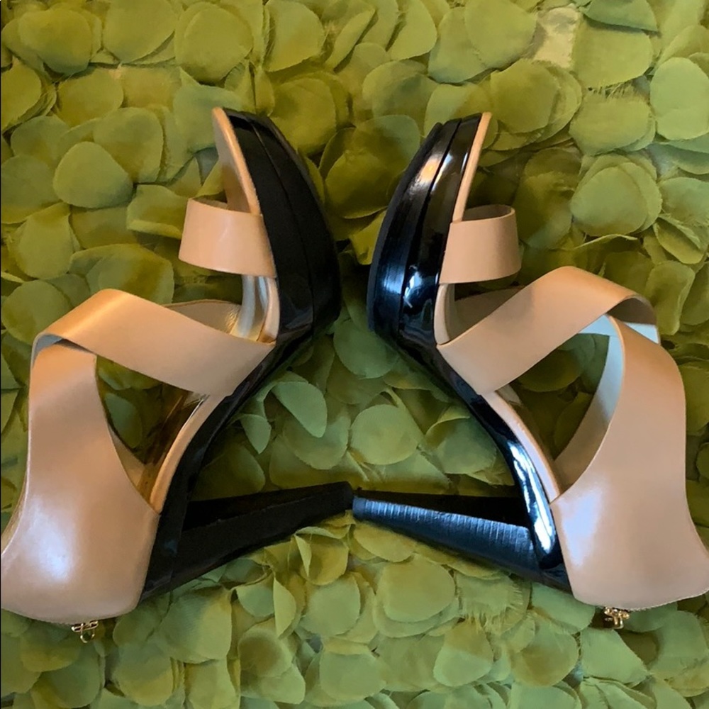 Michael Kors Beige Platforms Size:8M